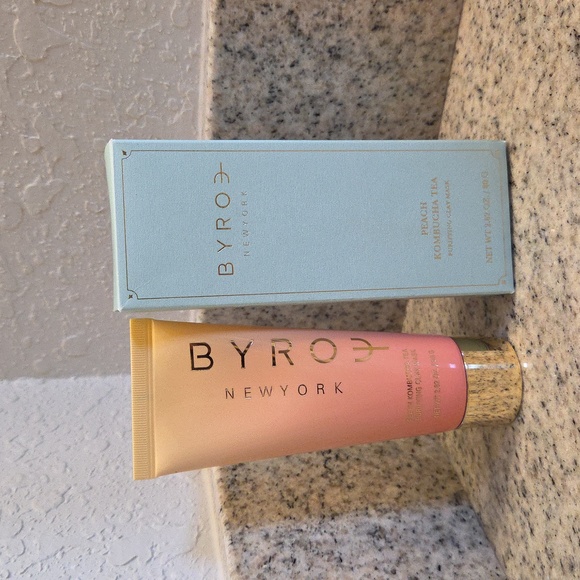 BYROE Other - Byroe Peach Kombucha Tea Purifying Clay Mask